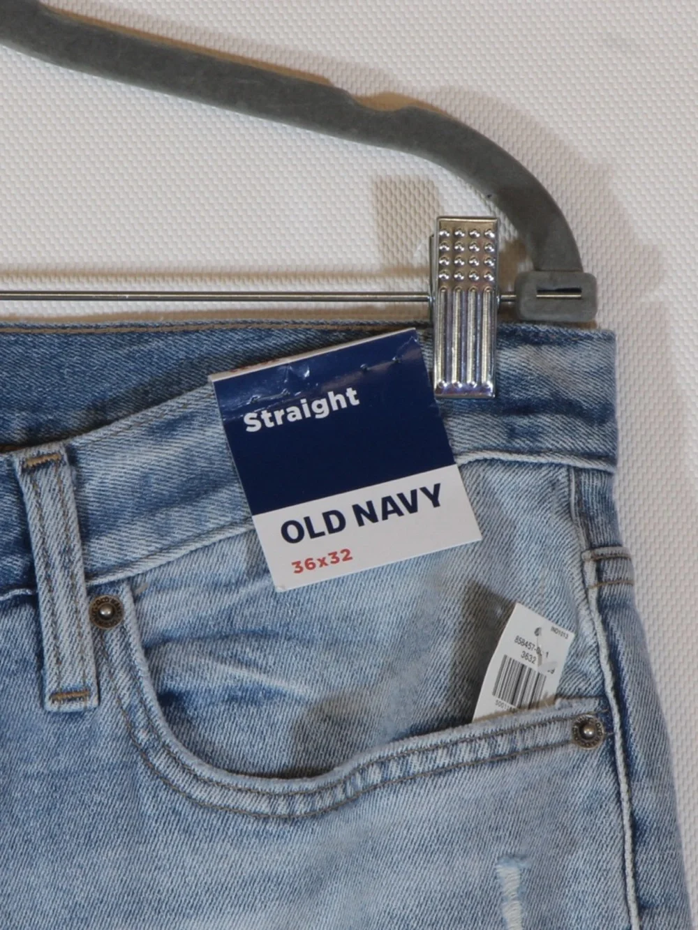 Old Navy Men's Light Wash Distressed Blue Straight Jeans NWT